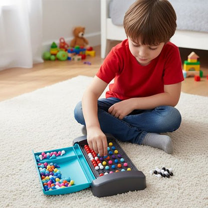 Enfant jouant Jeux de réflexion pions 