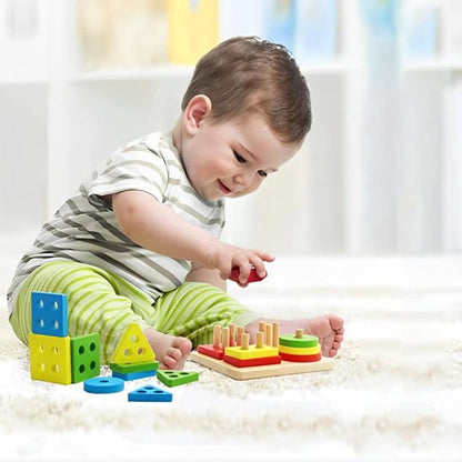 Jeune enfant jouant aux Jeux de construction empilables